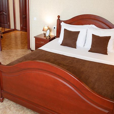 Studio De Luxe With Jacuzzi Sumy Bagian luar foto