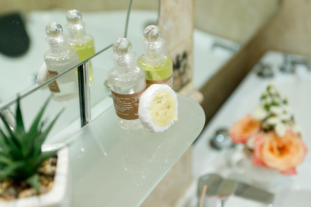 Studio De Luxe With Jacuzzi Sumy Bagian luar foto