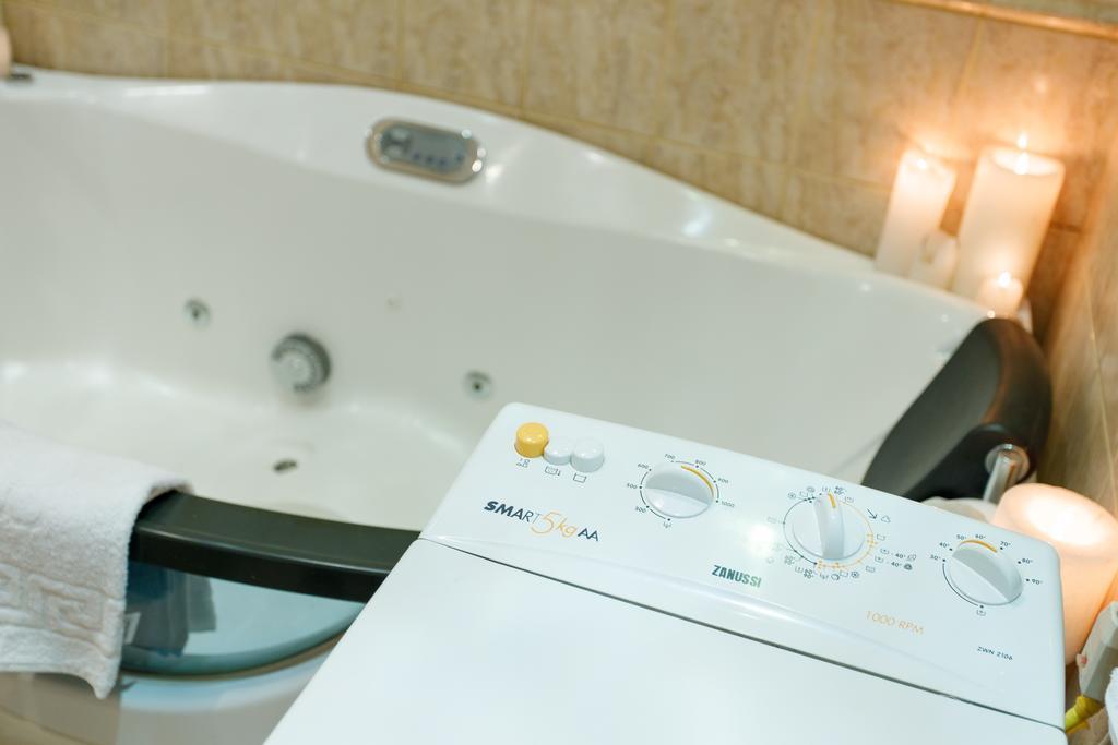 Studio De Luxe With Jacuzzi Sumy Bagian luar foto