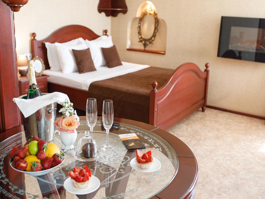 Studio De Luxe With Jacuzzi Sumy Bagian luar foto